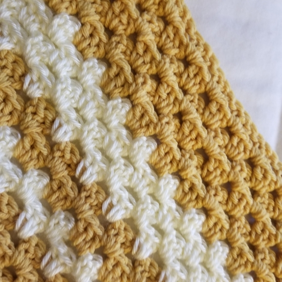 Vintage Triangle Crocheted Gold and White Throw - Picture 3 of 7